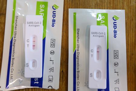 TESTIRANJE COVID 21 14 LEVO POZ DESNO NEG FOTO LJUBO VUKELIČ